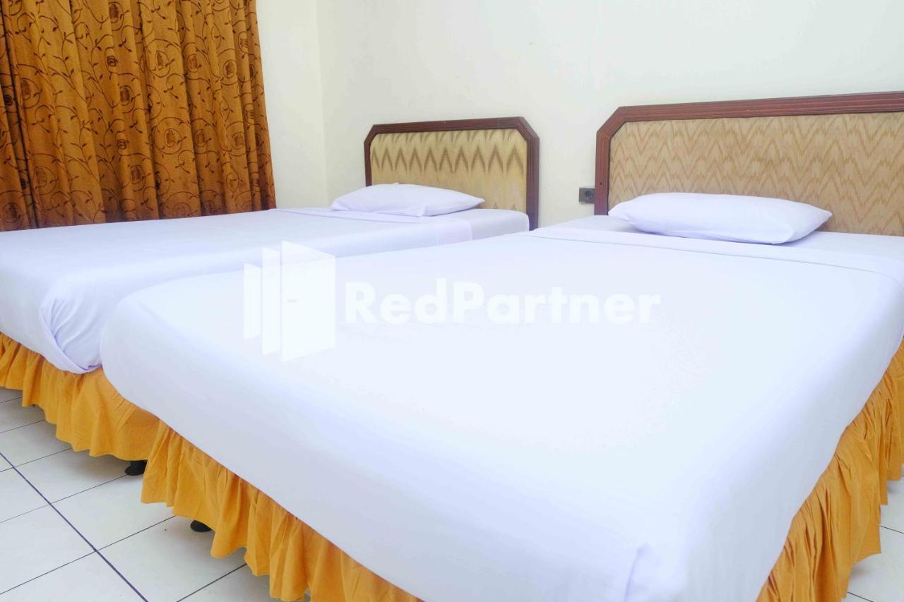 Hotel Transit 1 Makassar Redpartner Exterior photo