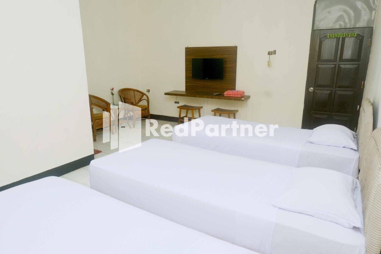 Hotel Transit 1 Makassar Redpartner Exterior photo