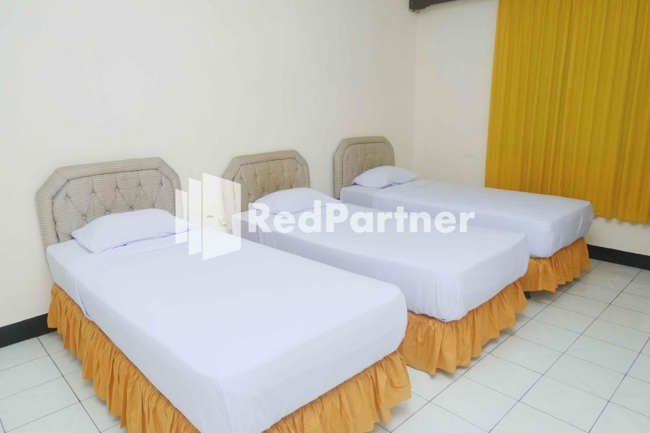 Hotel Transit 1 Makassar Redpartner Exterior photo