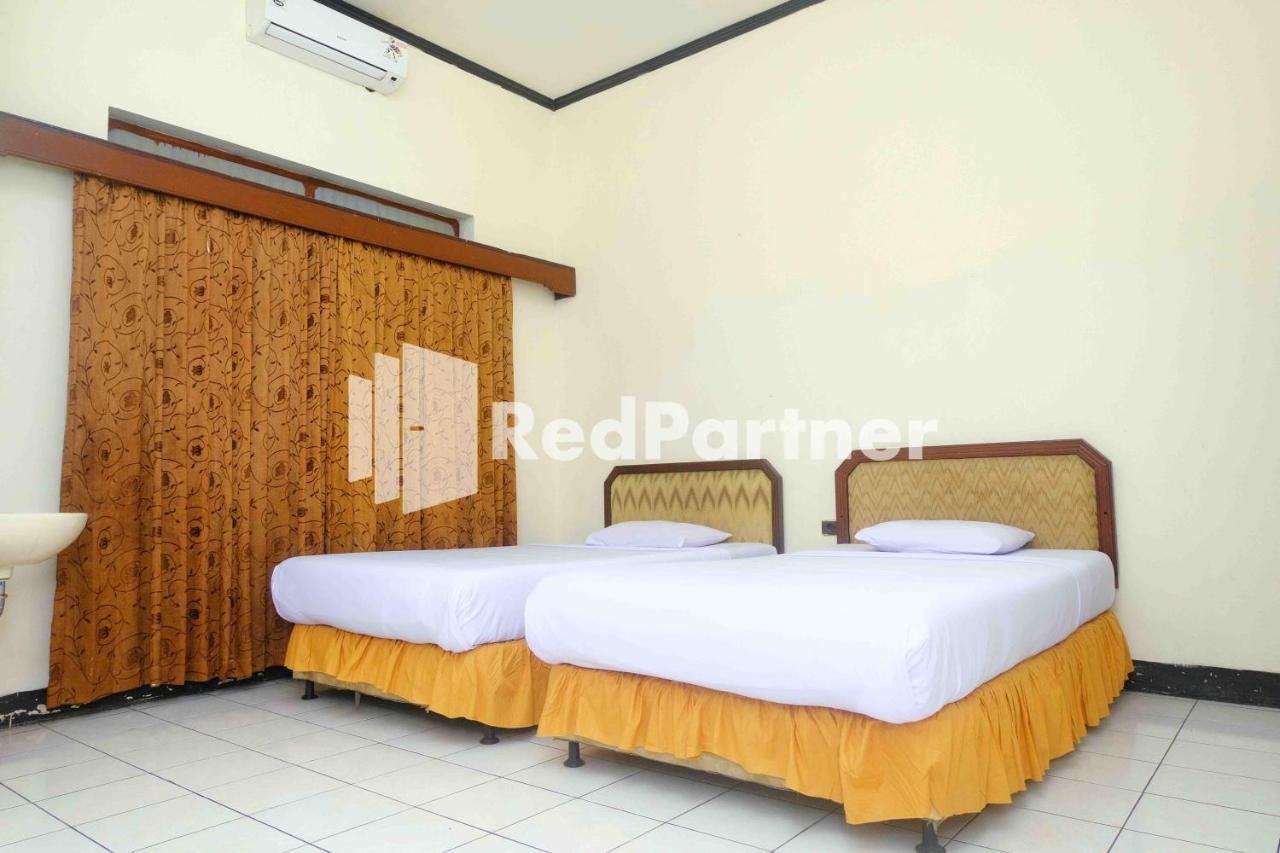 Hotel Transit 1 Makassar Redpartner Exterior photo