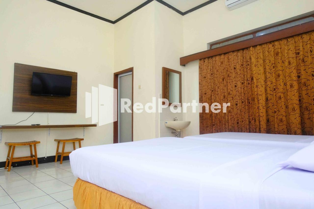 Hotel Transit 1 Makassar Redpartner Exterior photo