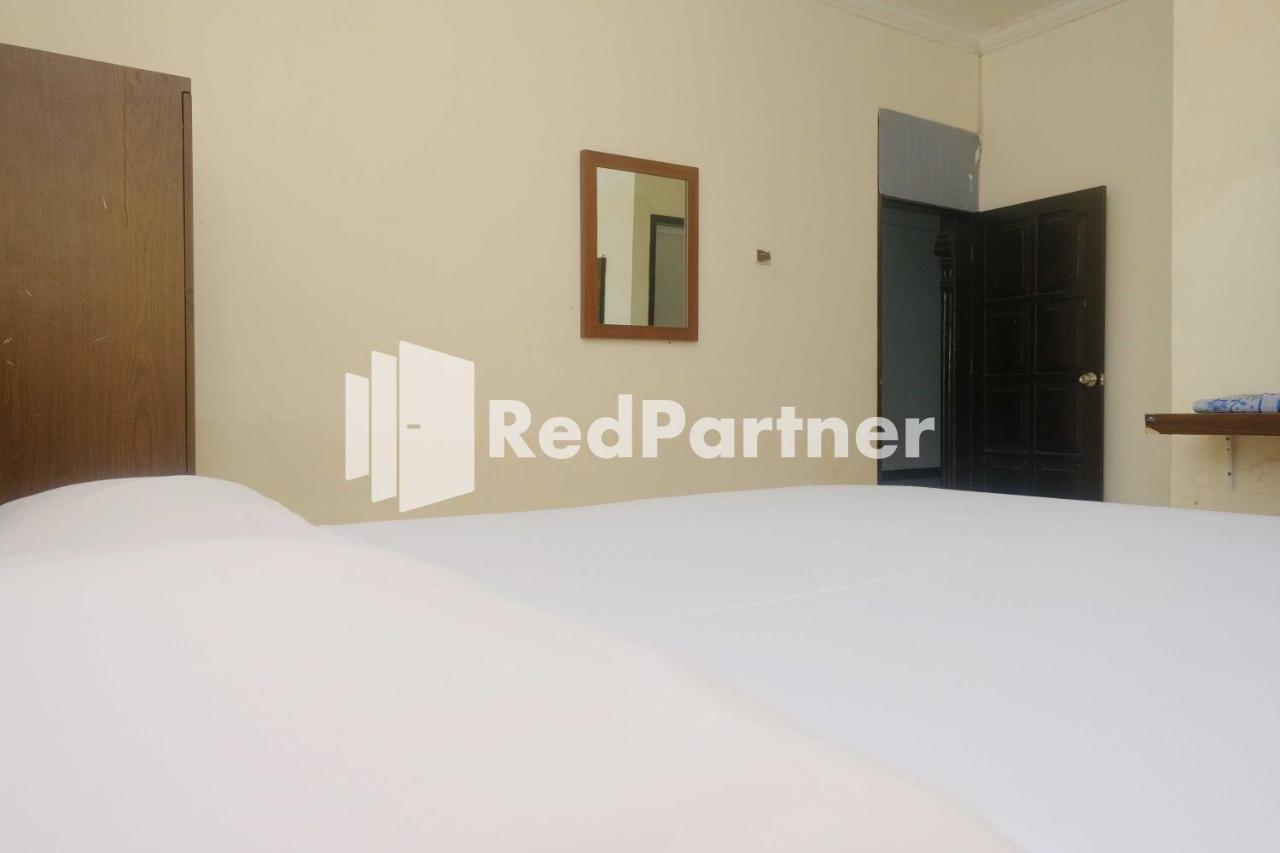 Hotel Transit 1 Makassar Redpartner Exterior photo